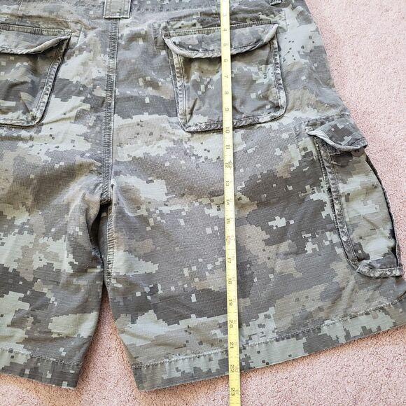 VTG LL Bean Digital Camouflage Size 42 Natural Fit Mens 100% Cotton Cargo Shorts - Picture 10 of 10